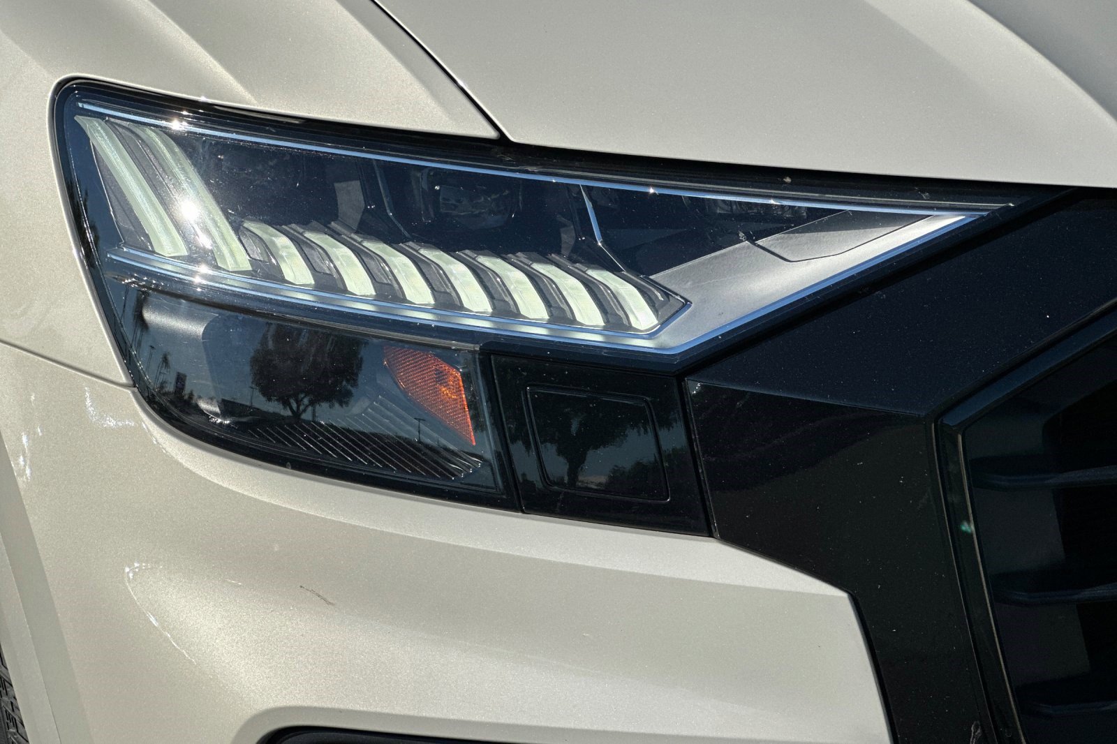 Used 2023 Audi Q8 Prestige w/ Prestige Package image 10