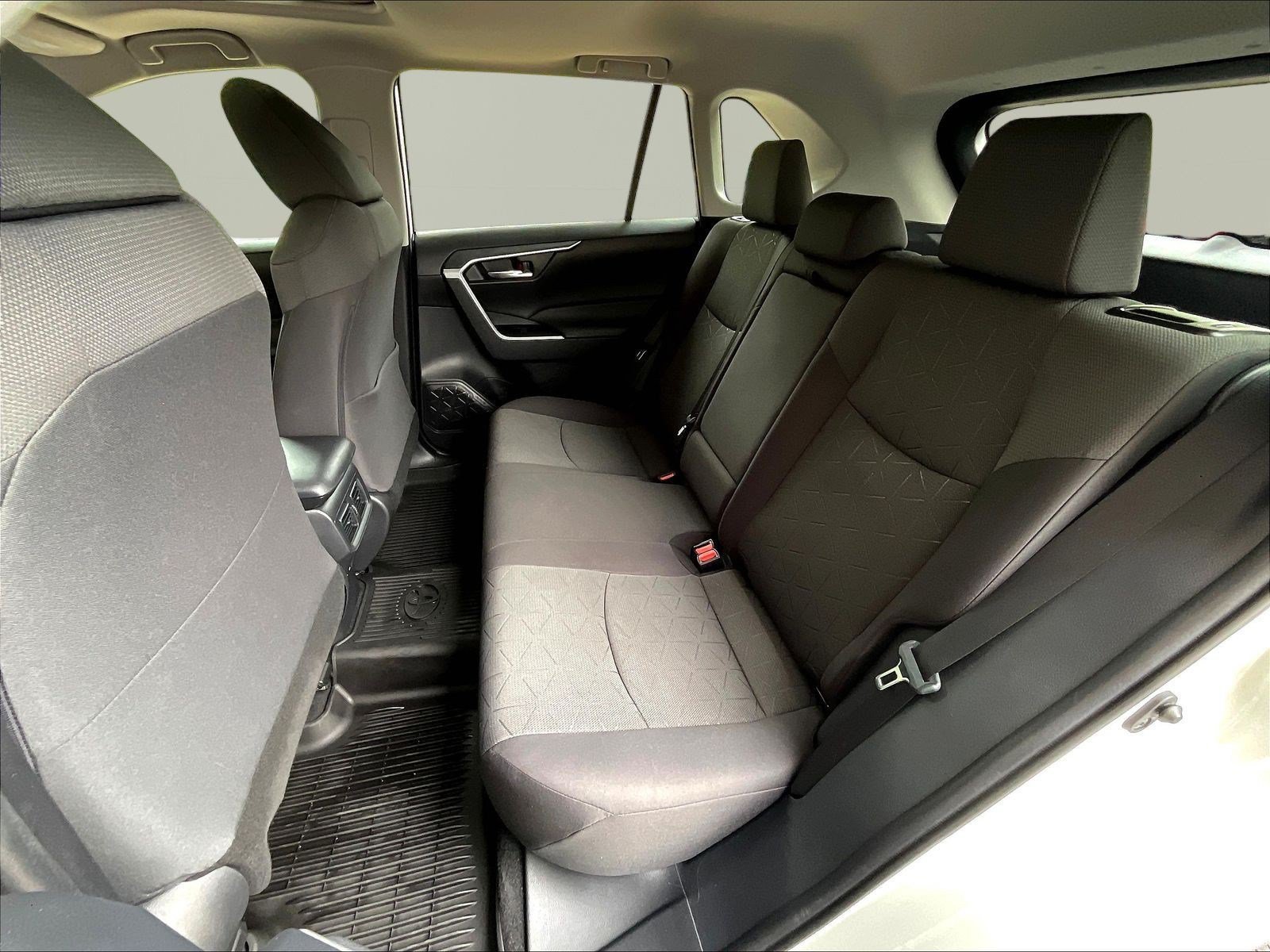 Used 2021 Toyota RAV4 XLE w/ Convenience Package AWD/4WD image 22