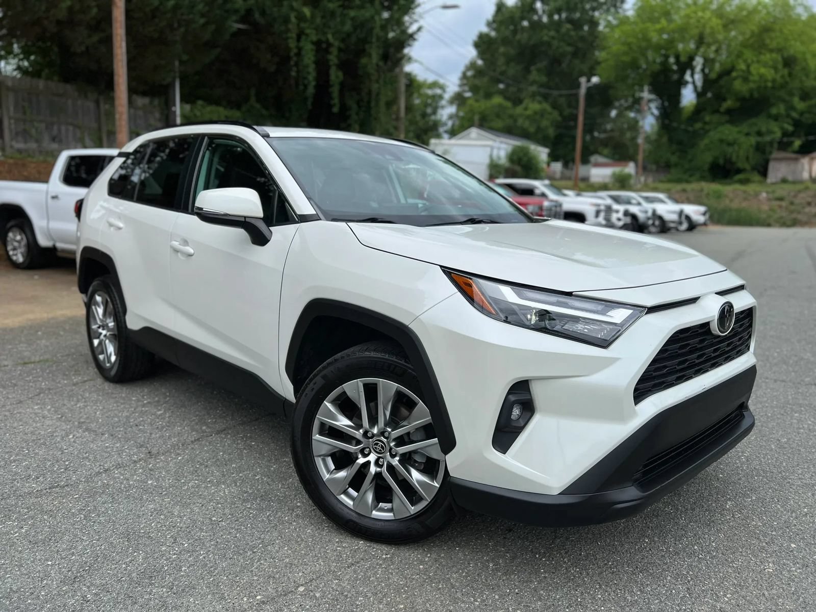Used 2022 Toyota RAV4 XLE Premium FWD image 21