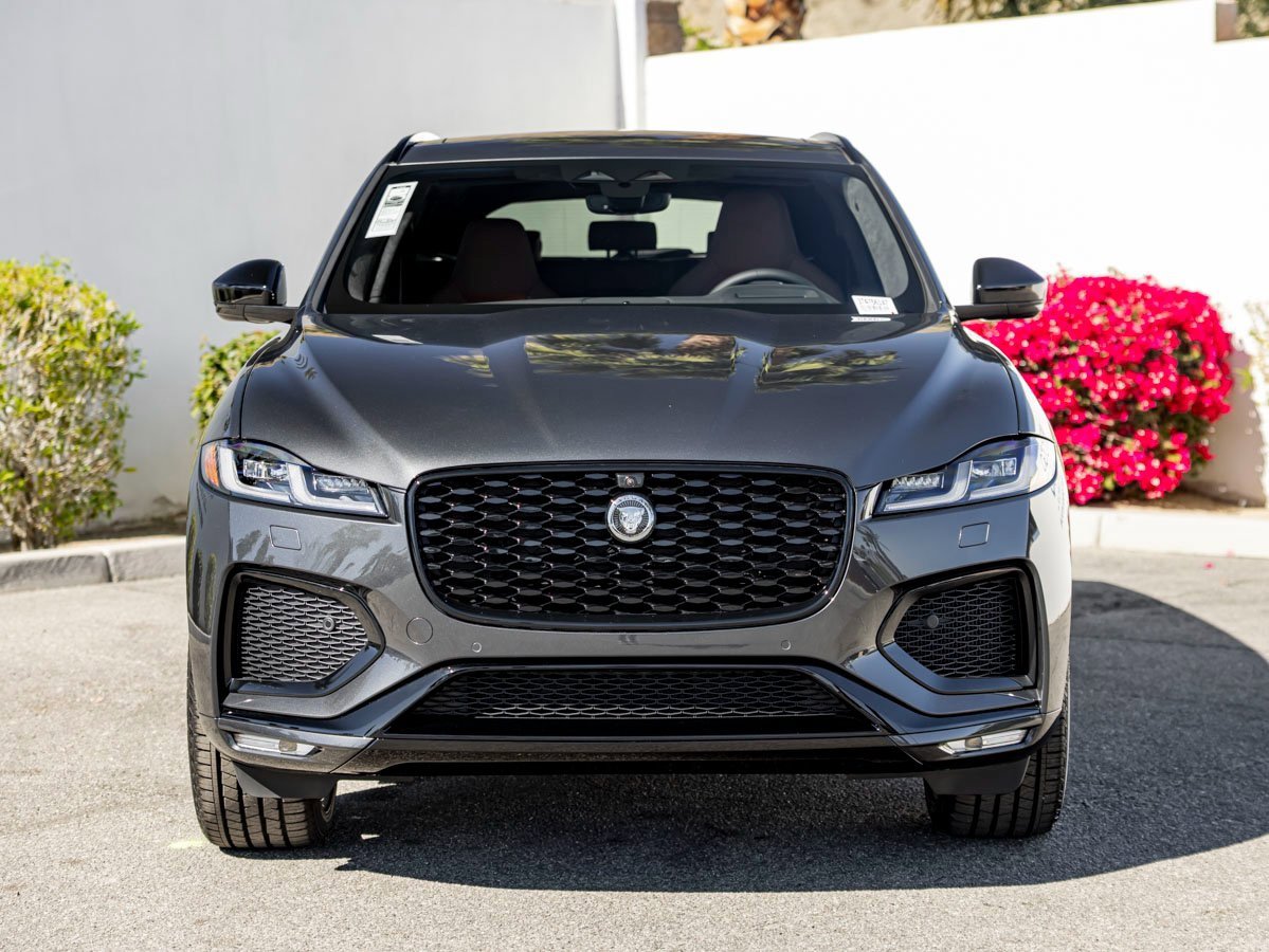 New 2026 Jaguar F-PACE R-Dynamic S image 3