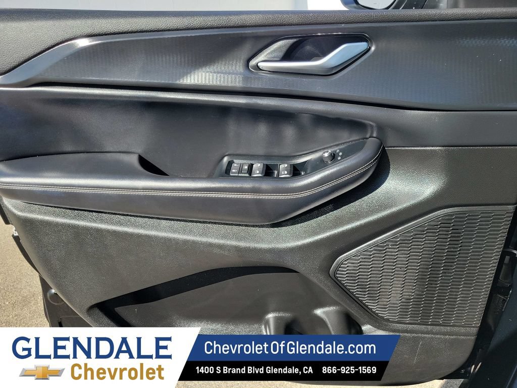 Used 2023 Jeep Grand Cherokee Laredo AWD/4WD image 34