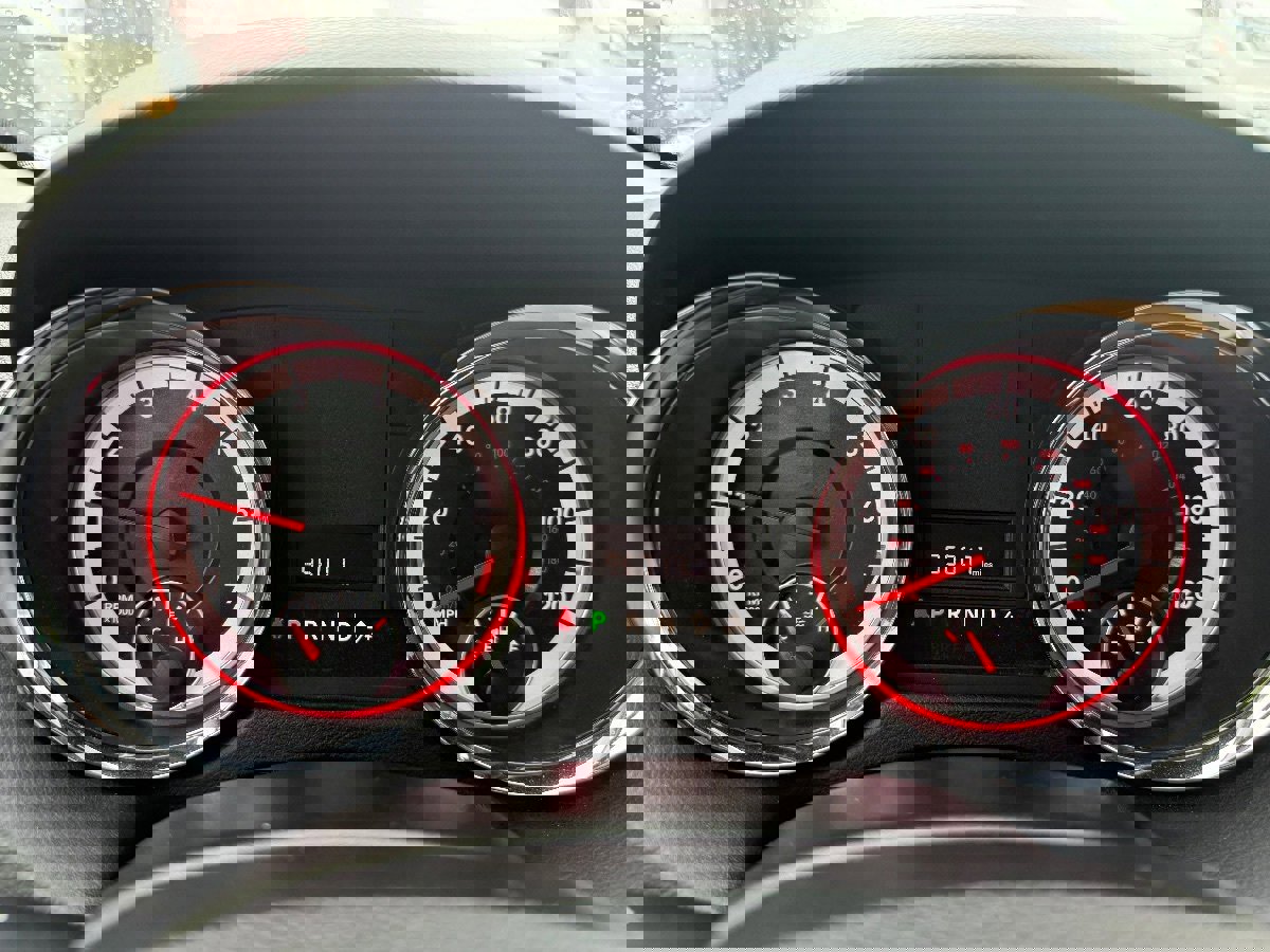 Used 2019 Dodge Grand Caravan SE image 28