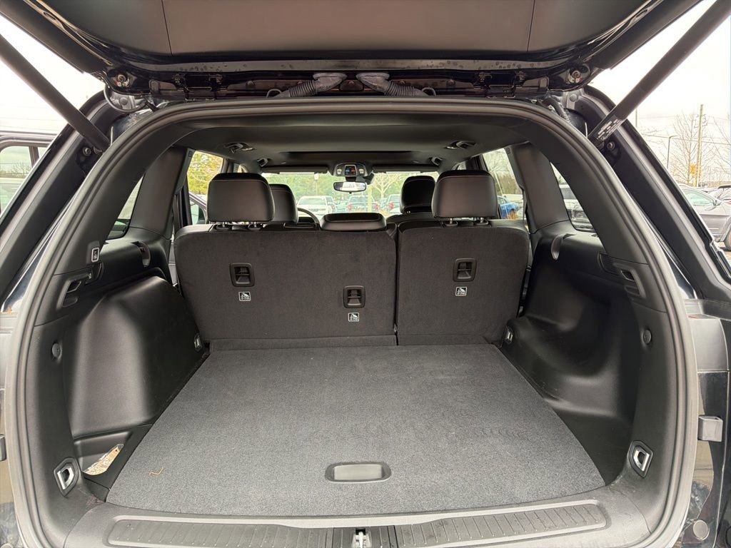 Certified 2024 Jeep Grand Cherokee Altitude image 13