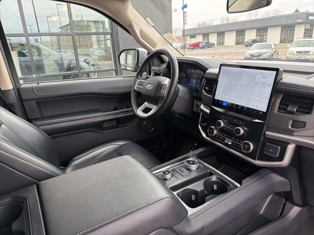 Used 2024 Ford Expedition Max XLT image 13