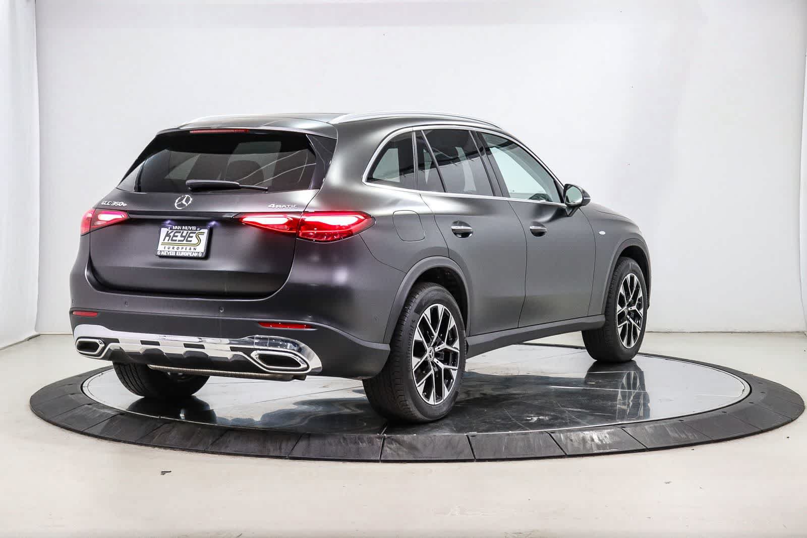 Used 2025 Mercedes-Benz GLC 350e 4MATIC image 4