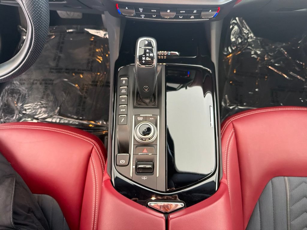 Certified 2023 Maserati Levante GT AWD/4WD image 18