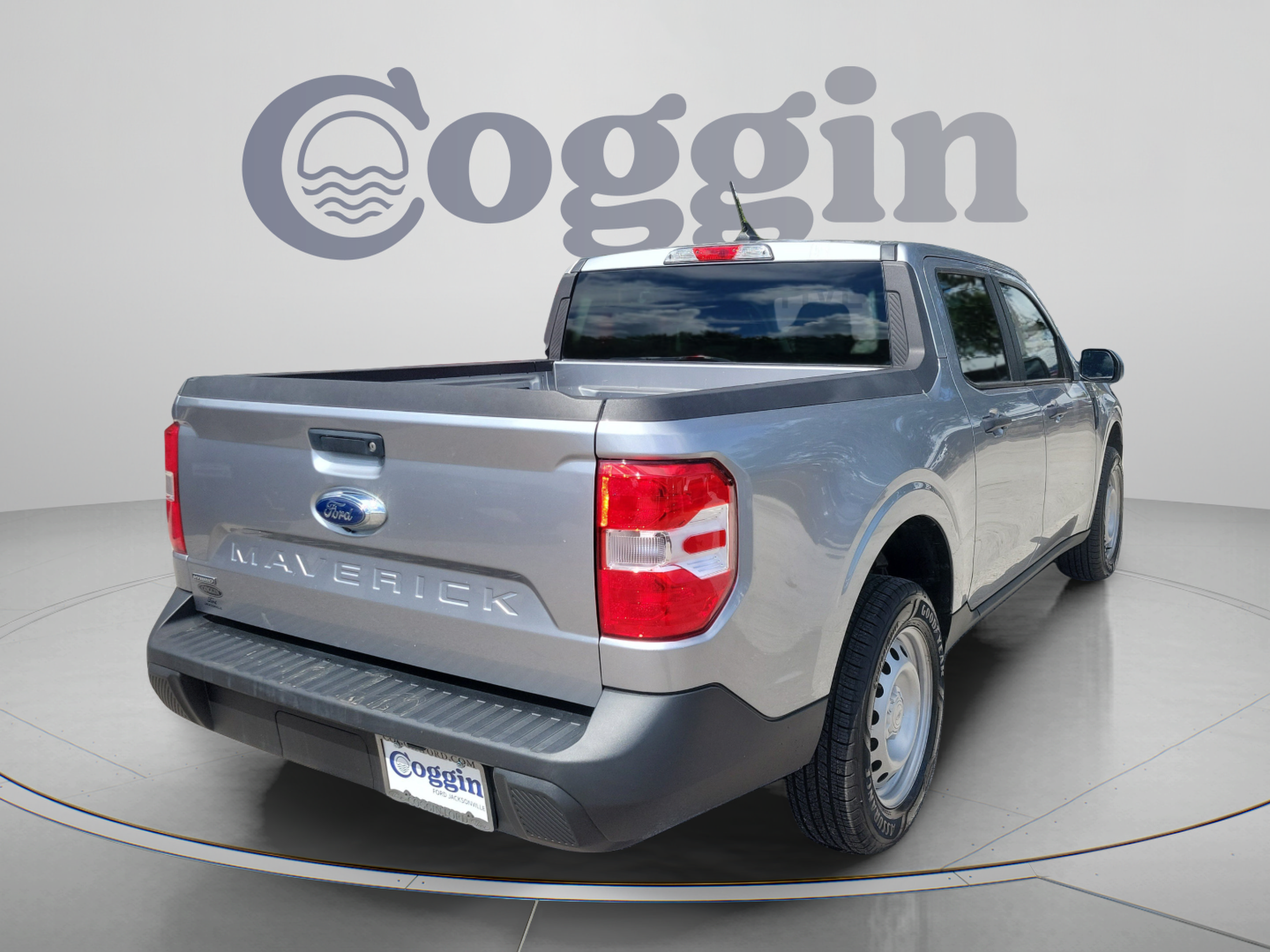 Used 2023 Ford Maverick XL FWD image 3