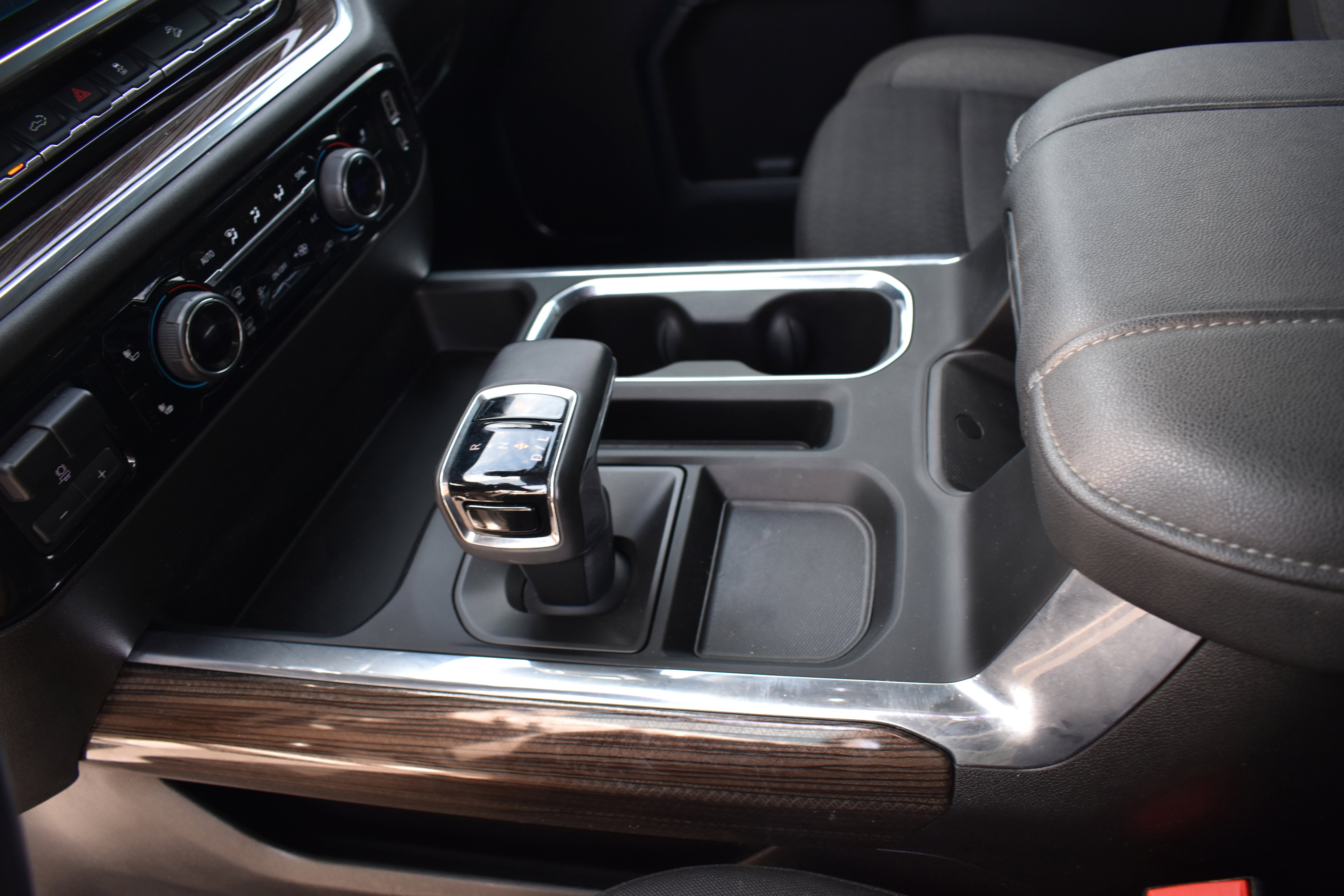 Used 2024 Chevrolet Silverado 1500 LT w/ Z71 Off-Road Package image 23