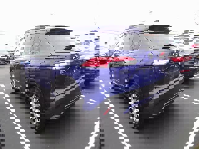 Certified 2025 Toyota Corolla Cross LE image 5