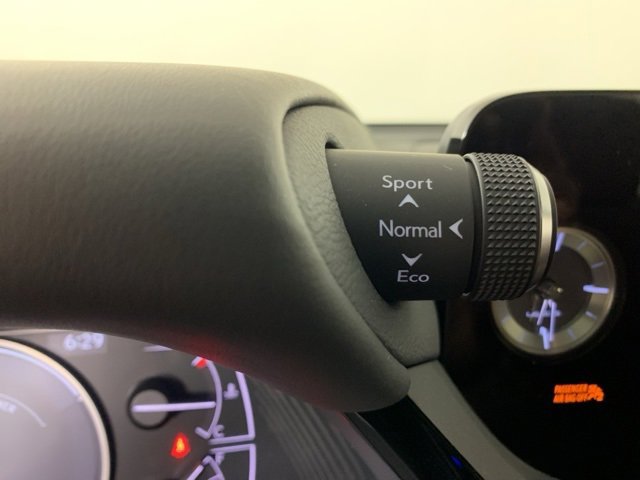 Used 2025 Lexus ES 300h w/ Accessory Package (Z2) image 24