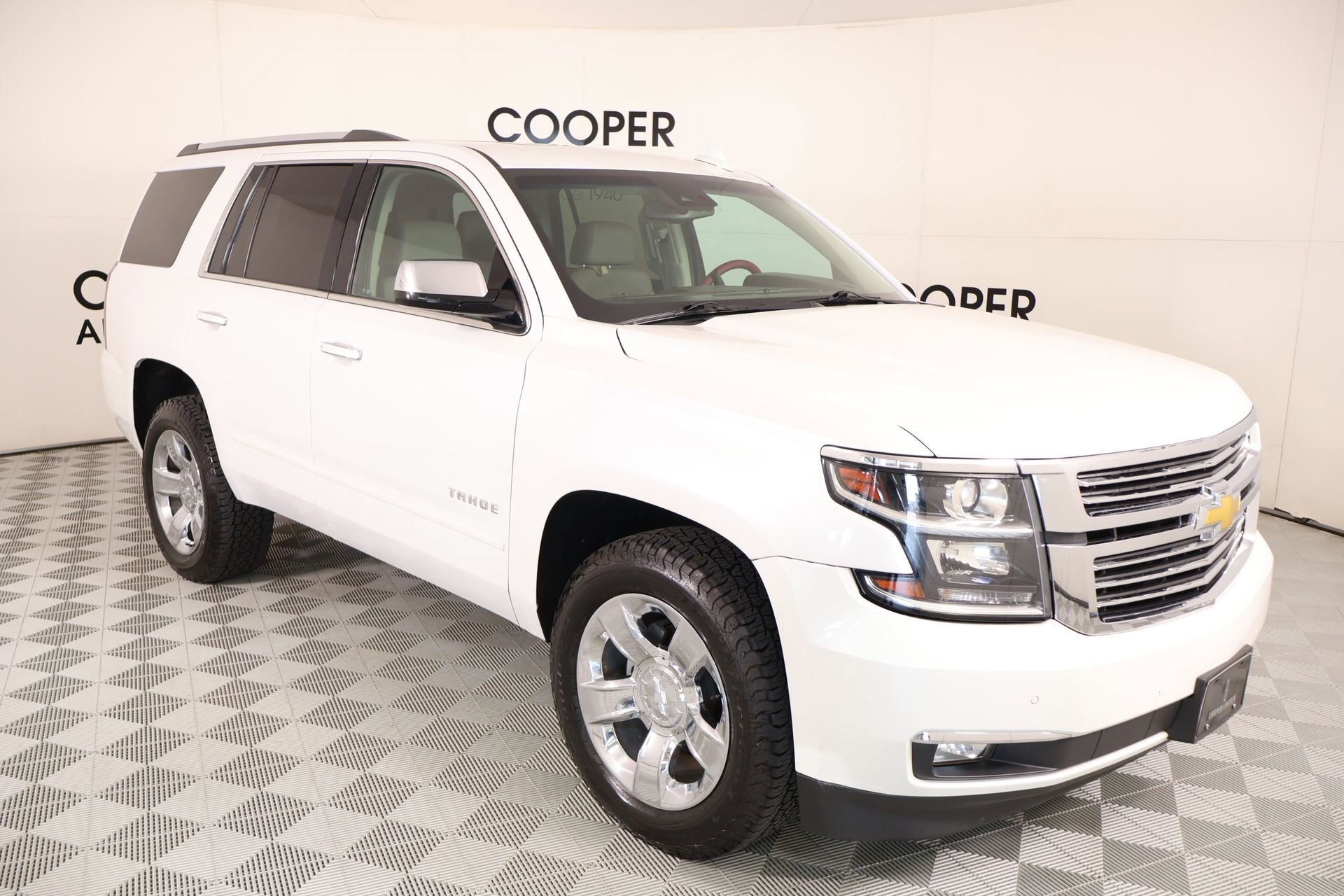 Used 2017 Chevrolet Tahoe Premier RWD image 1