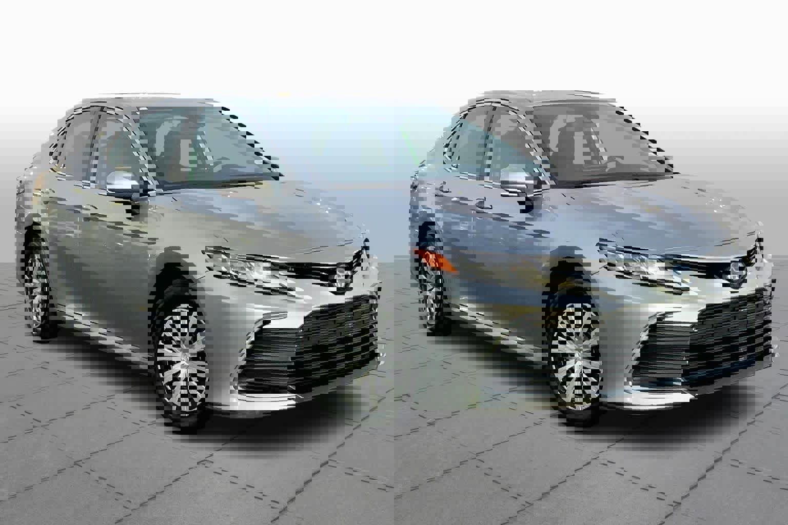 Used 2022 Toyota Camry LE image 3