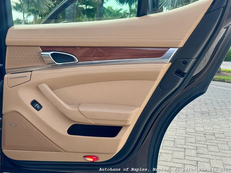 Used 2012 Porsche Panamera 4S image 39