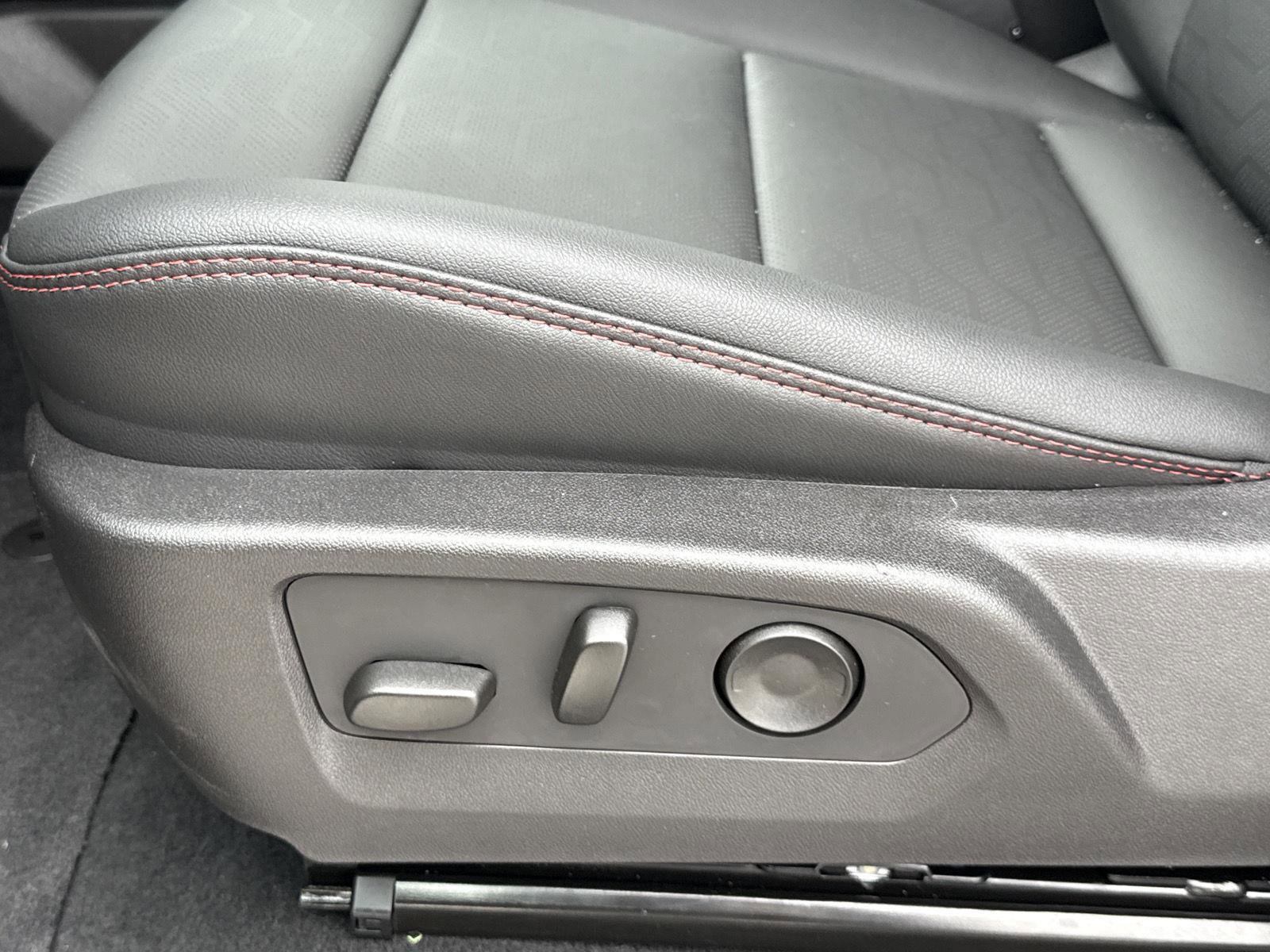 New 2025 Chevrolet Colorado Z71 w/ Midnight Edition image 13