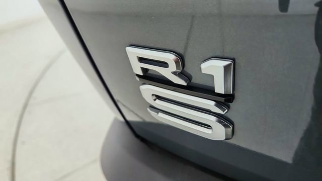 Used 2025 Rivian R1S Adventure image 18