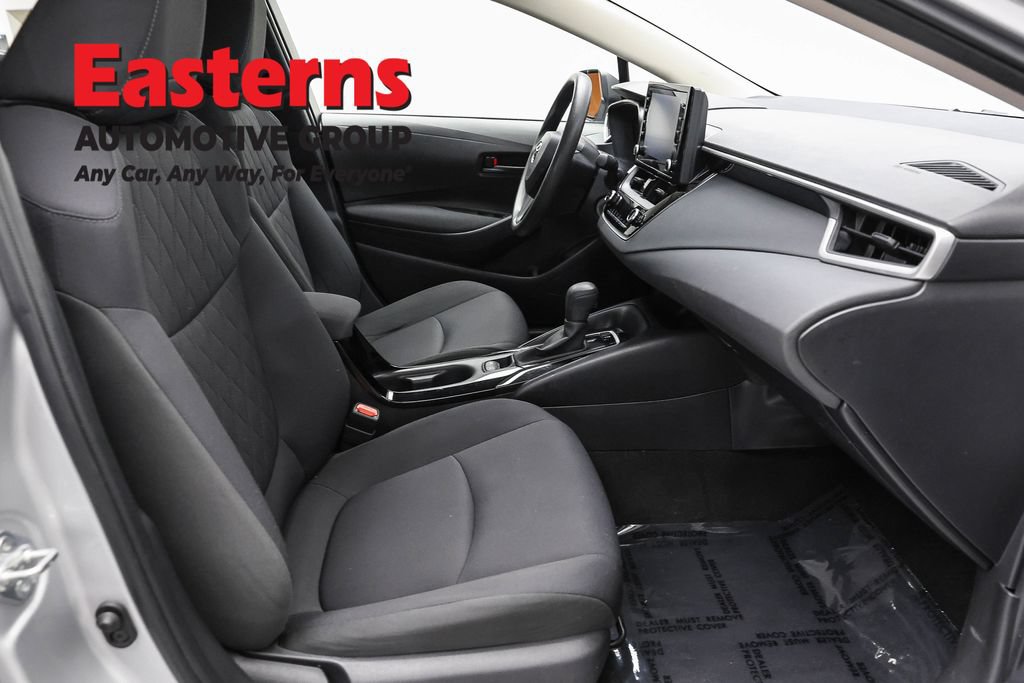 Used 2022 Toyota Corolla LE FWD image 23