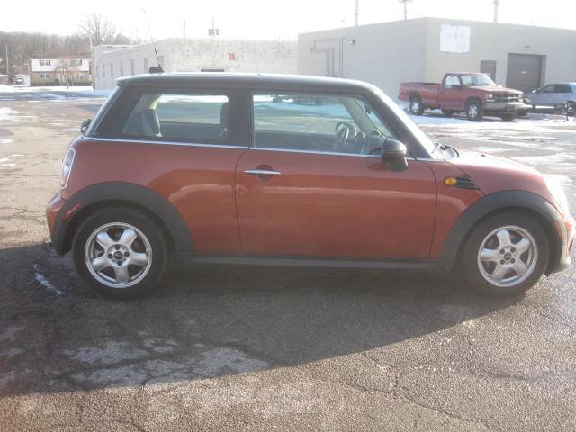 Used 2011 MINI Cooper Hardtop image 4