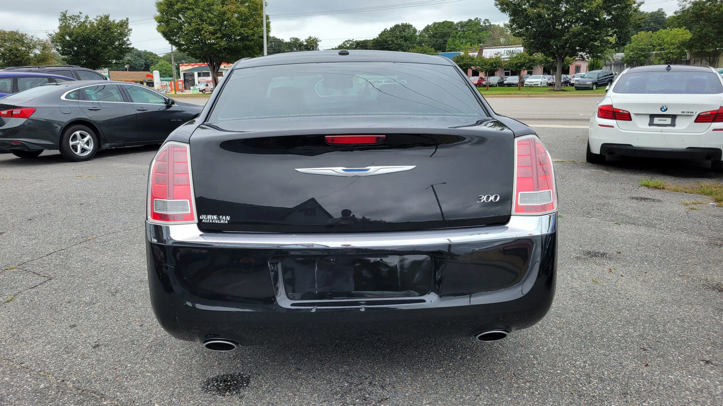 Used 2013 Chrysler 300 image 4