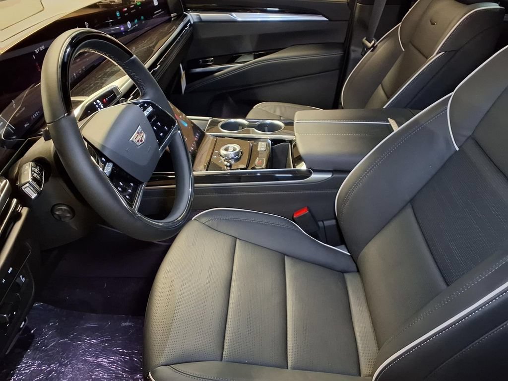 New 2026 Cadillac Escalade ESV Platinum Sport w/ LPO, ONYX Package AWD/4WD image 16