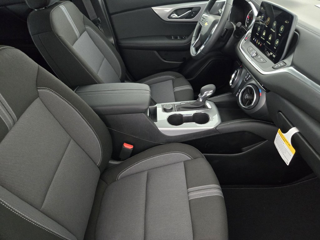 New 2026 Chevrolet Blazer LT w/ Midnight/Sport Edition FWD image 16