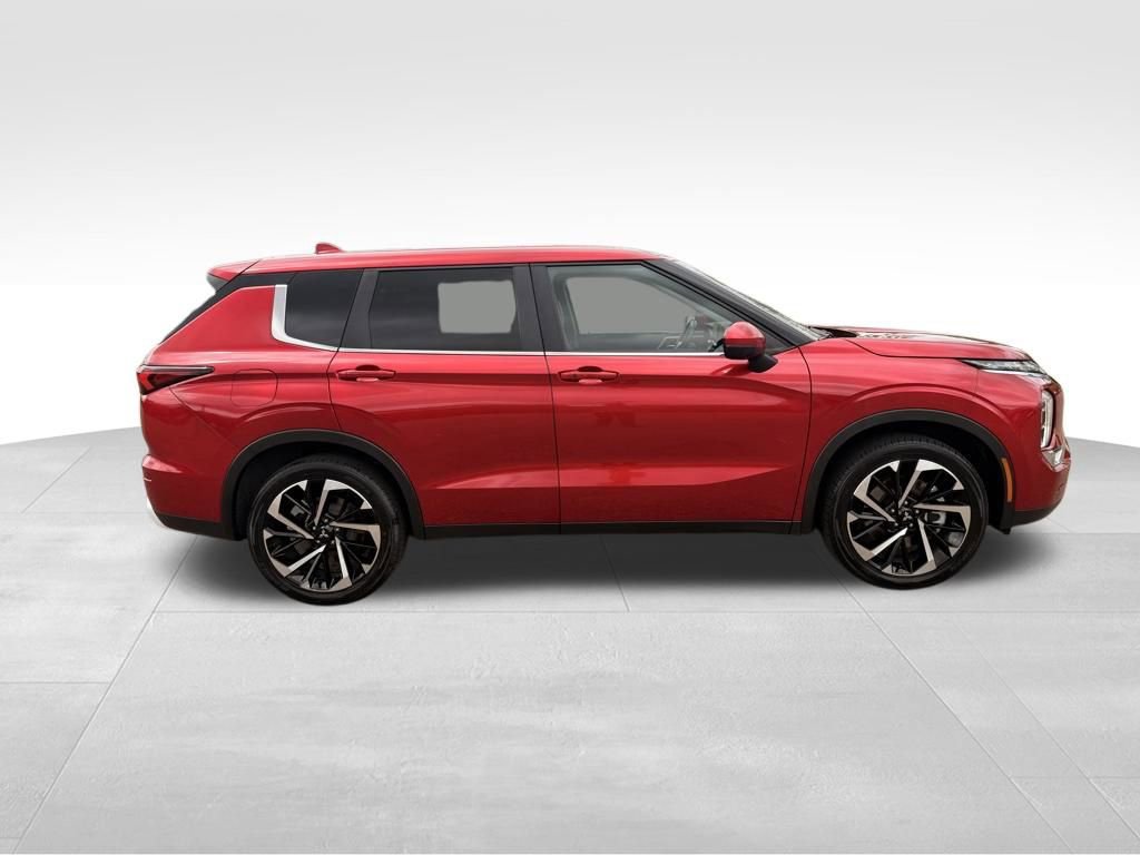 Used 2024 Mitsubishi Outlander SE image 7