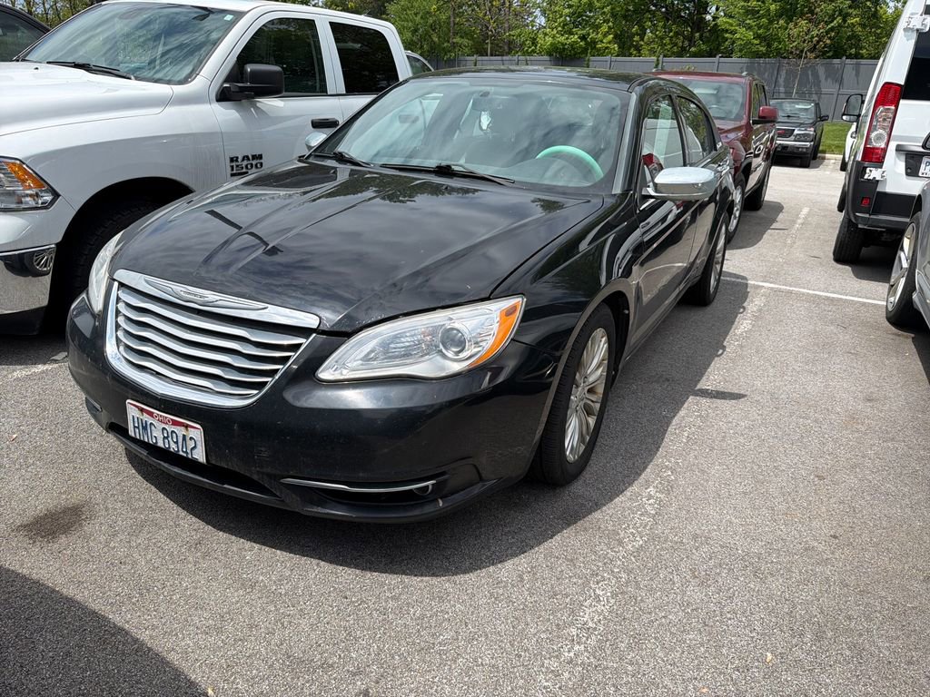 Used 2012 Chrysler 200 Limited FWD image 4