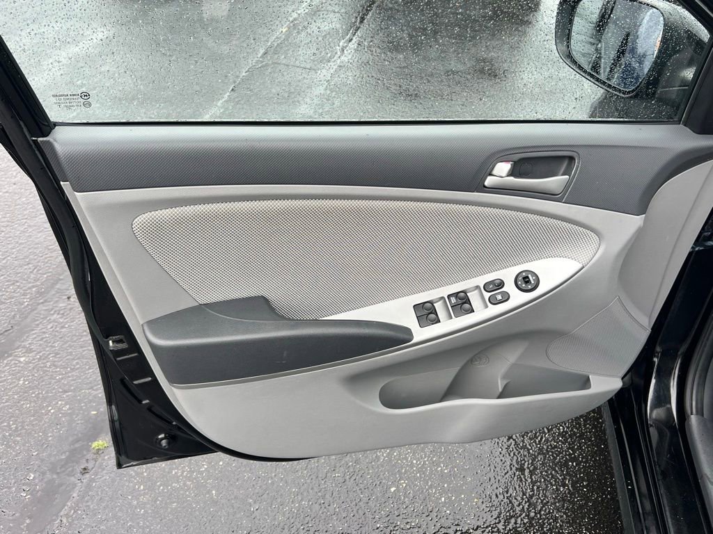 Used 2012 Hyundai Accent GS FWD image 10
