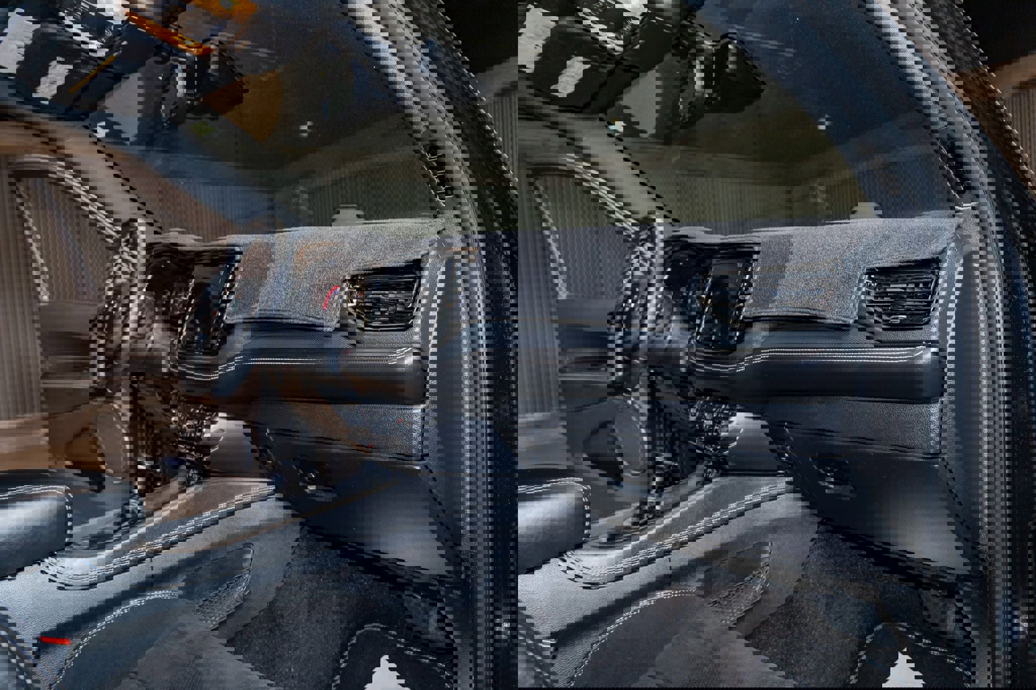 Used 2022 Dodge Durango SRT w/ Technology Group image 15