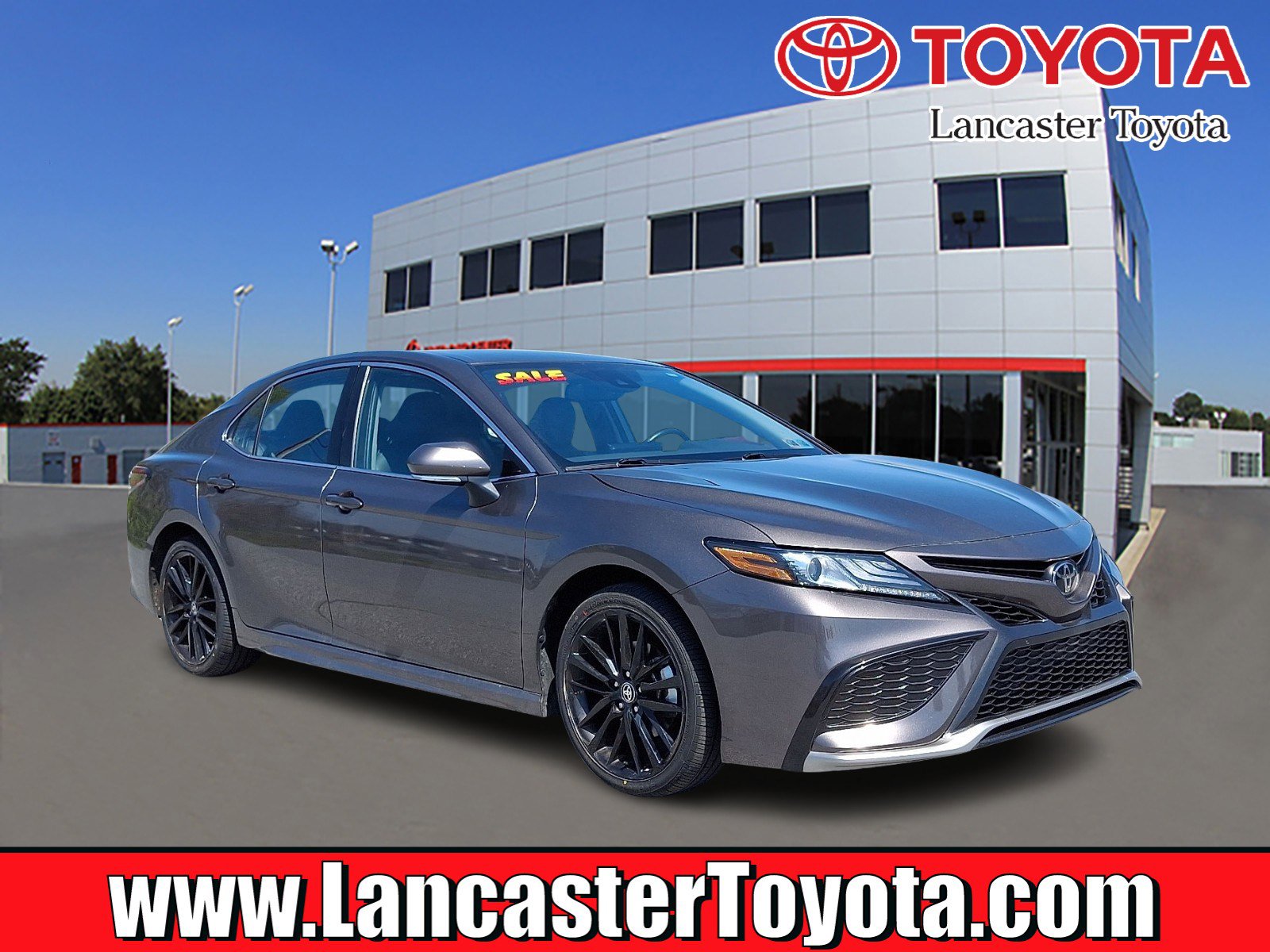 Used 2024 Toyota Camry XSE FWD image 1