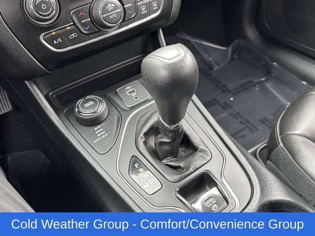 Used 2019 Jeep Cherokee Latitude Plus w/ Comfort/Convenience Group AWD/4WD image 9