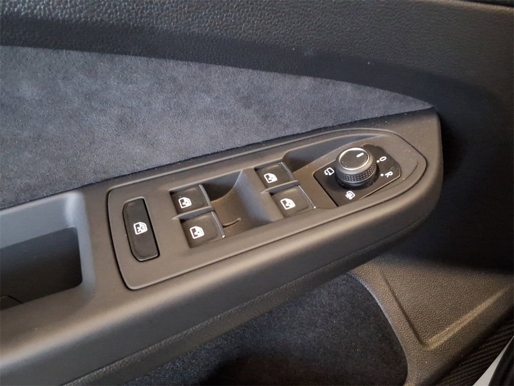 Used 2024 Volkswagen GTI SE image 18