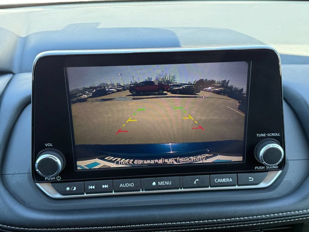 Used 2024 Nissan Rogue SV FWD image 15