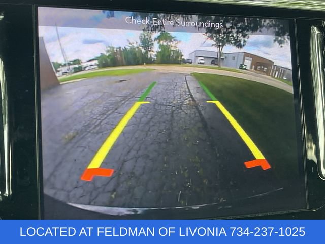 Used 2018 Chrysler Pacifica Touring-L w/ Premium Audio Group FWD image 14
