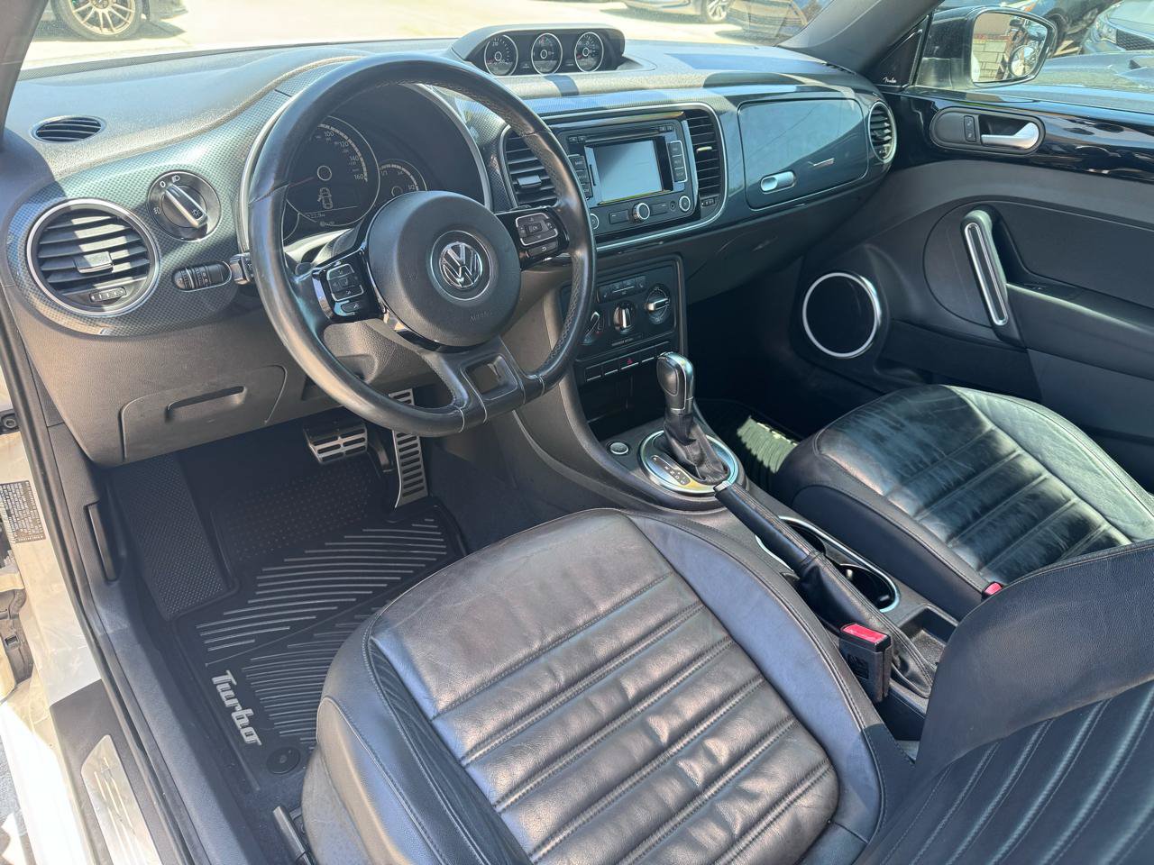 Used 2013 Volkswagen Beetle 2.0T FWD image 15