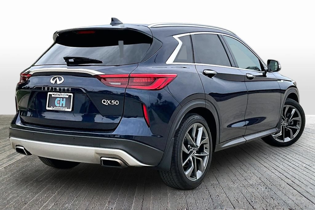 Certified 2019 INFINITI QX50 Essential w/ Sensory Package AWD/4WD image 9