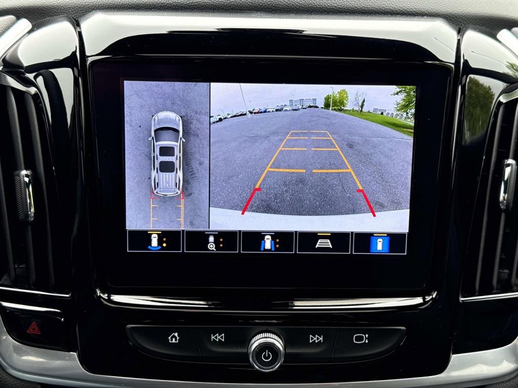 Used 2023 Chevrolet Traverse RS AWD/4WD image 6