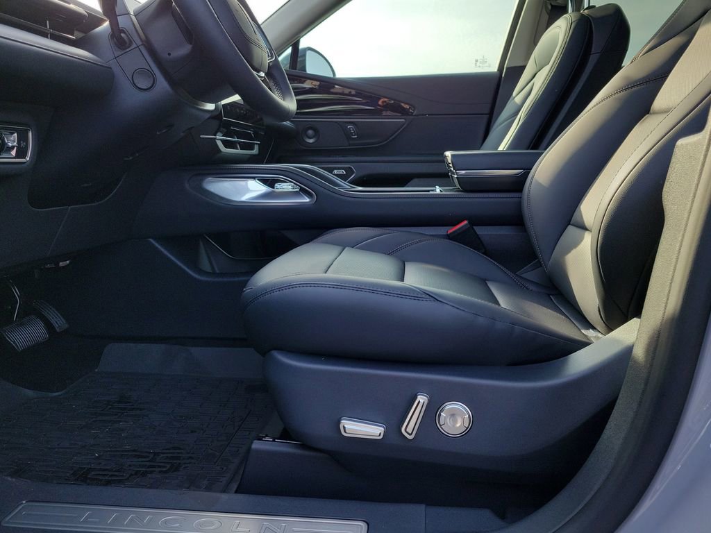 New 2026 Lincoln Nautilus Premier w/ Equipment Group 102A AWD/4WD image 17