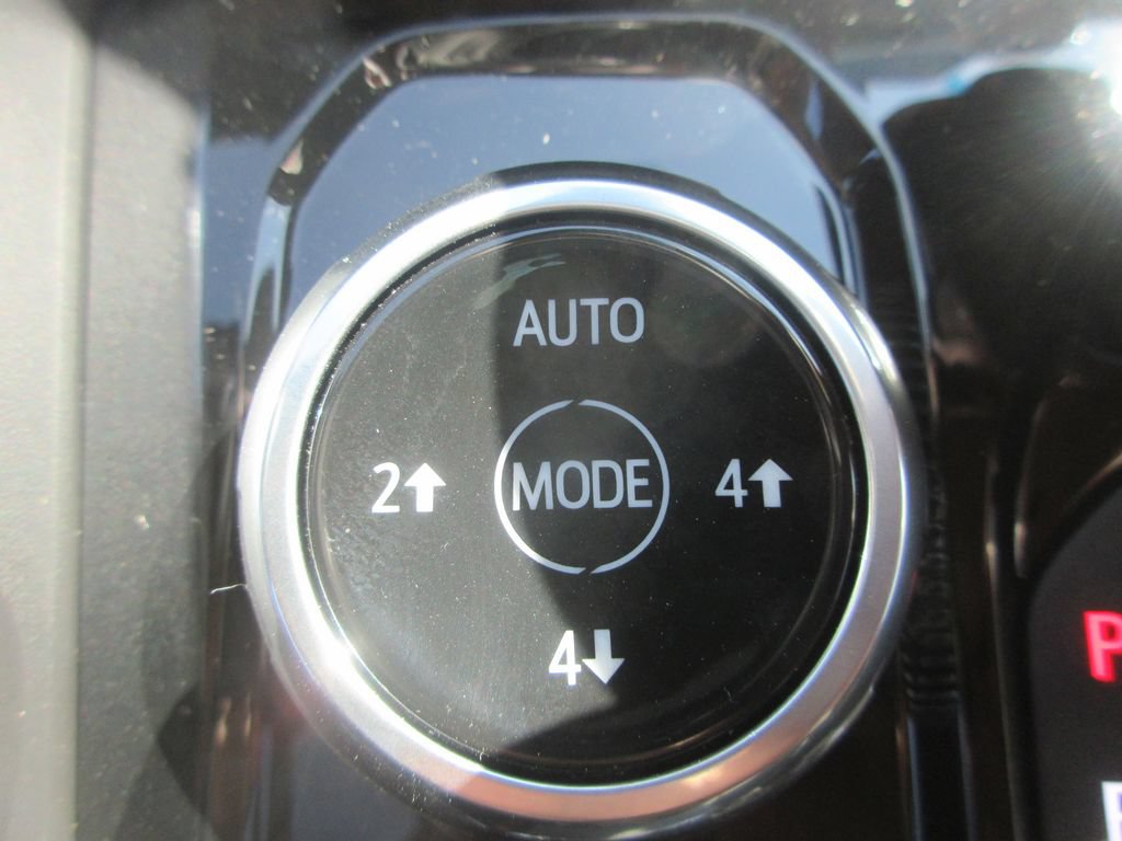 New 2026 GMC Canyon AT4 w/ Technology Plus Package AWD/4WD image 18