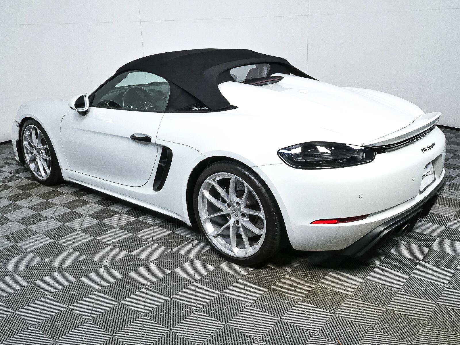 Used 2021 Porsche 718 Boxster Spyder RWD image 36