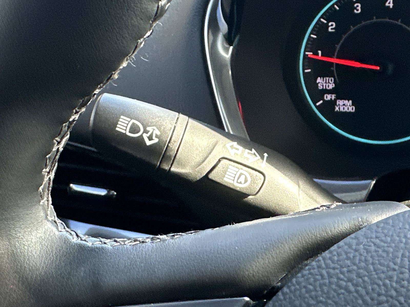 Used 2023 Chevrolet Traverse RS image 25