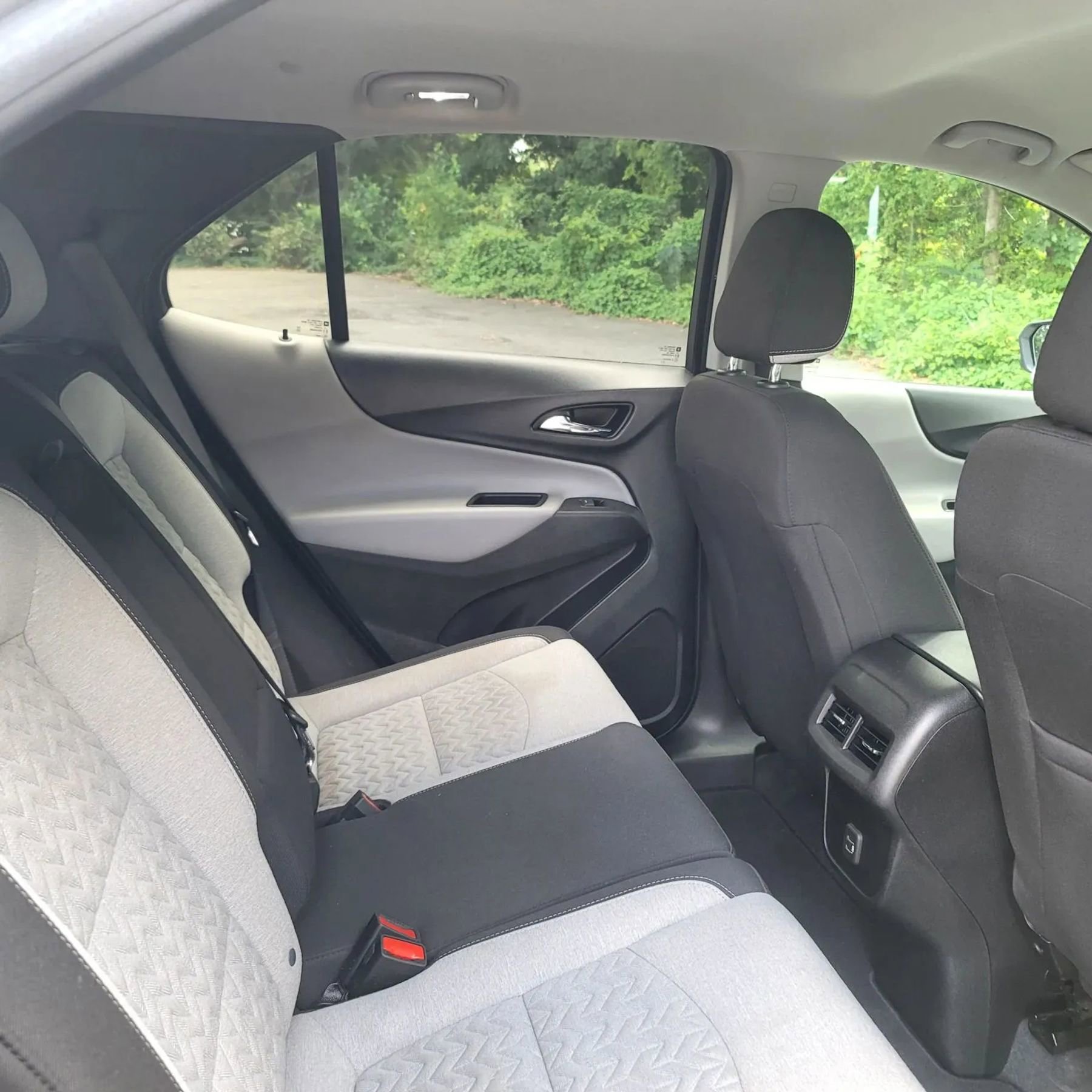 Used 2022 Chevrolet Equinox LT image 28