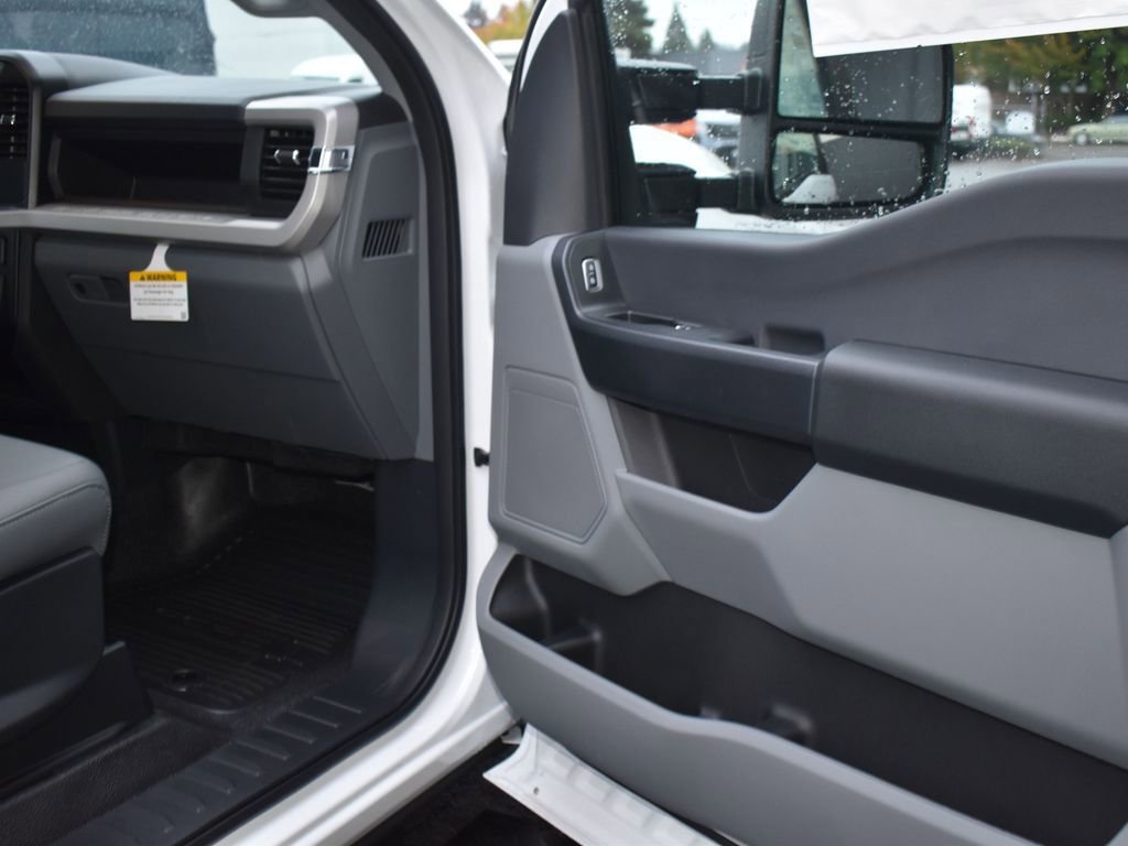 New 2026 Ford F350 XL w/ XL Chrome Package image 11