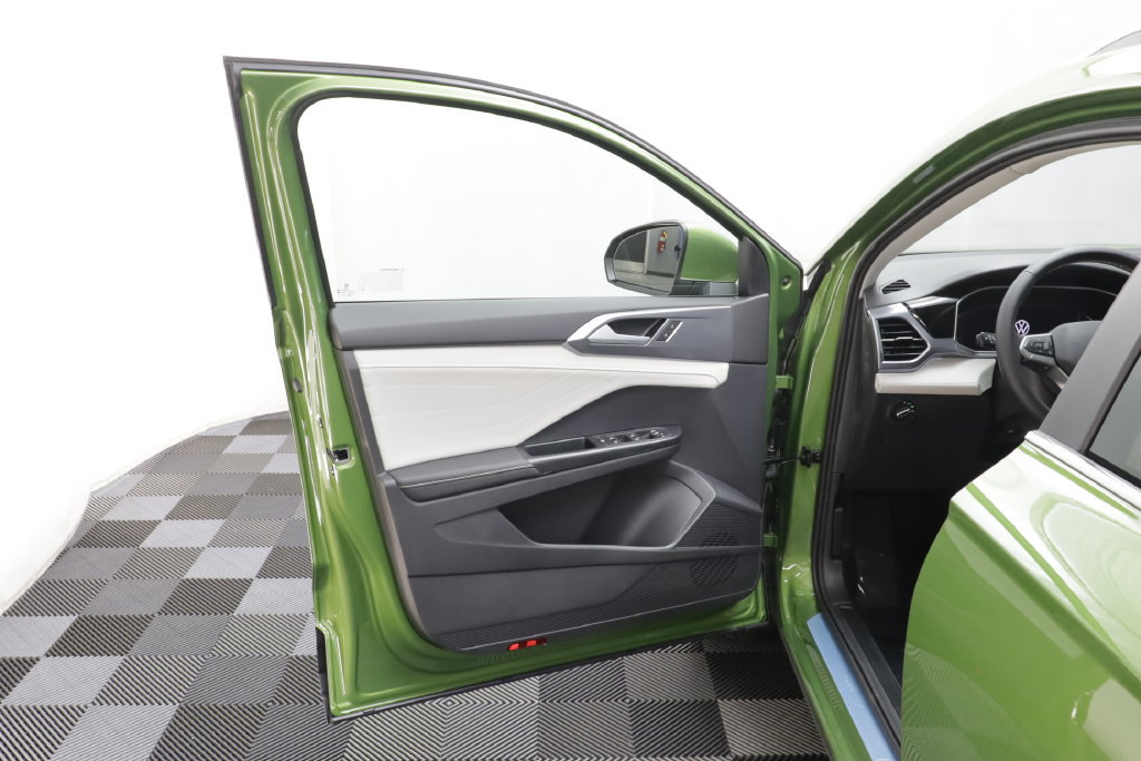 New 2027 Volkswagen Taos SEL AWD/4WD image 6