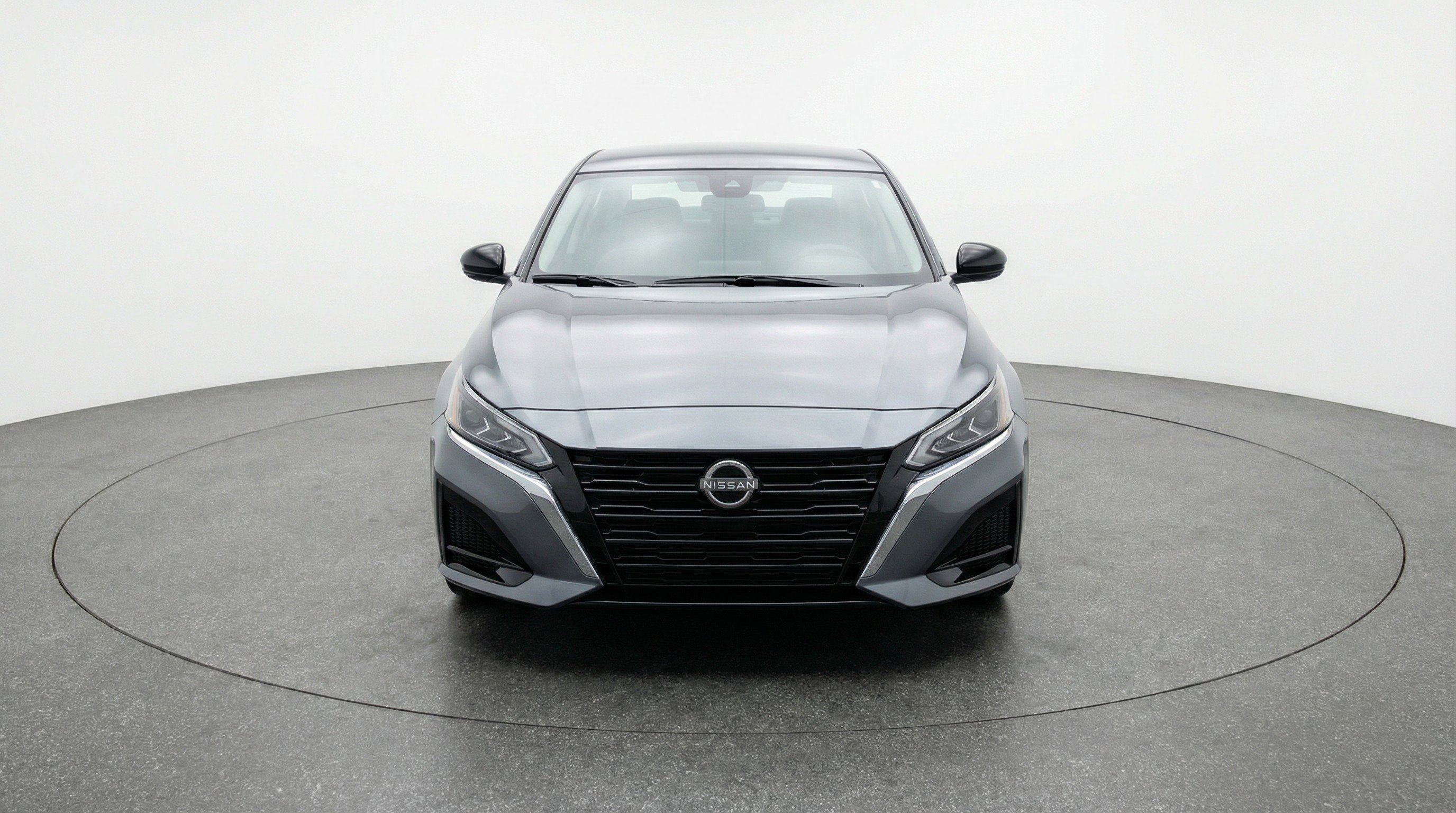 Used 2025 Nissan Altima 2.5 SV FWD image 2