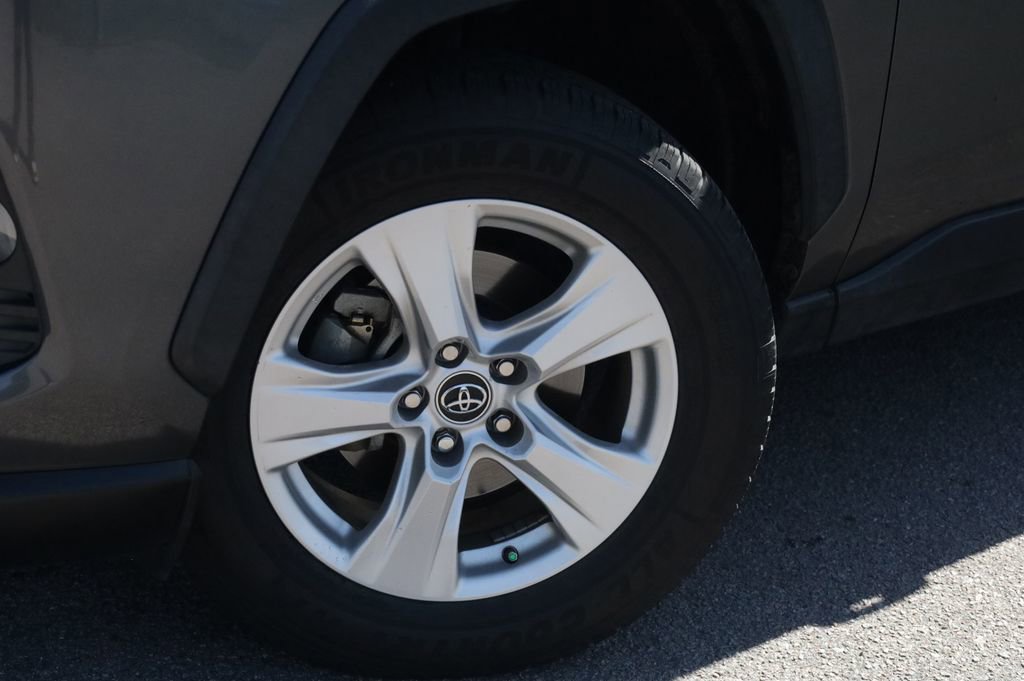 Used 2020 Toyota RAV4 XLE w/ Convenience Package image 17