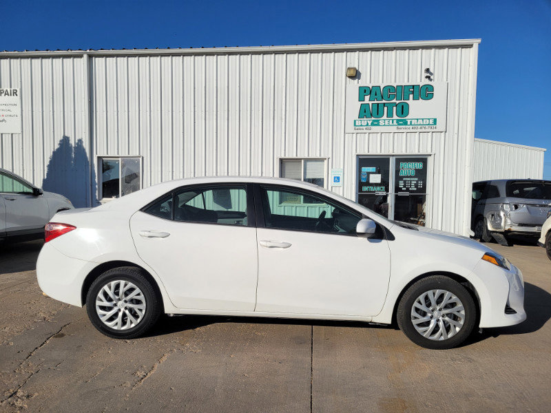 Used 2018 Toyota Corolla LE image 8