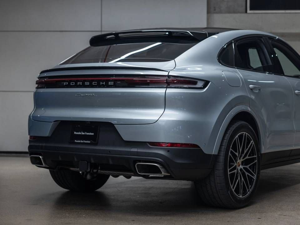 Certified 2026 Porsche Cayenne Coupe AWD/4WD image 13