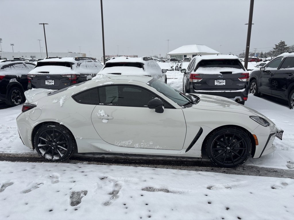 Used 2023 Toyota GR86 Premium w/ ALL Weather Mat Package (TMS) image 2