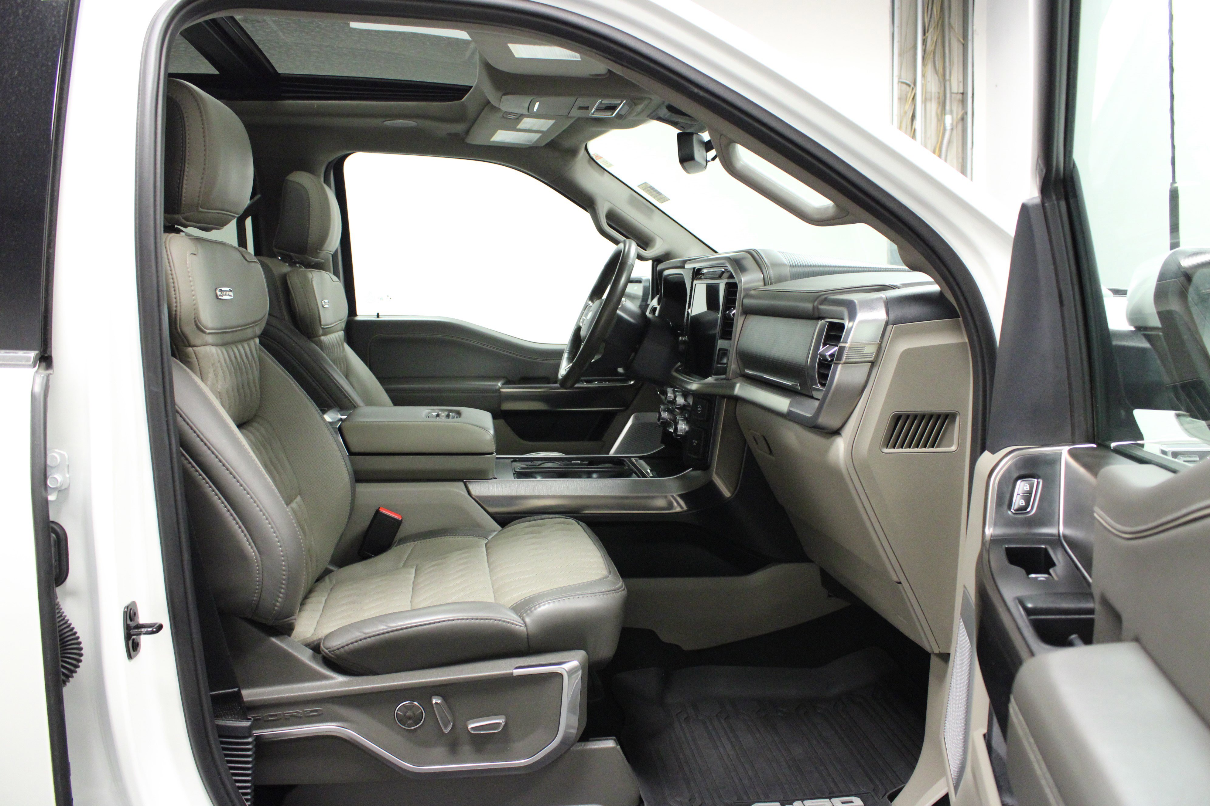 Used 2024 Ford F150 Platinum w/ Equipment Group 703A Plus AWD/4WD image 17