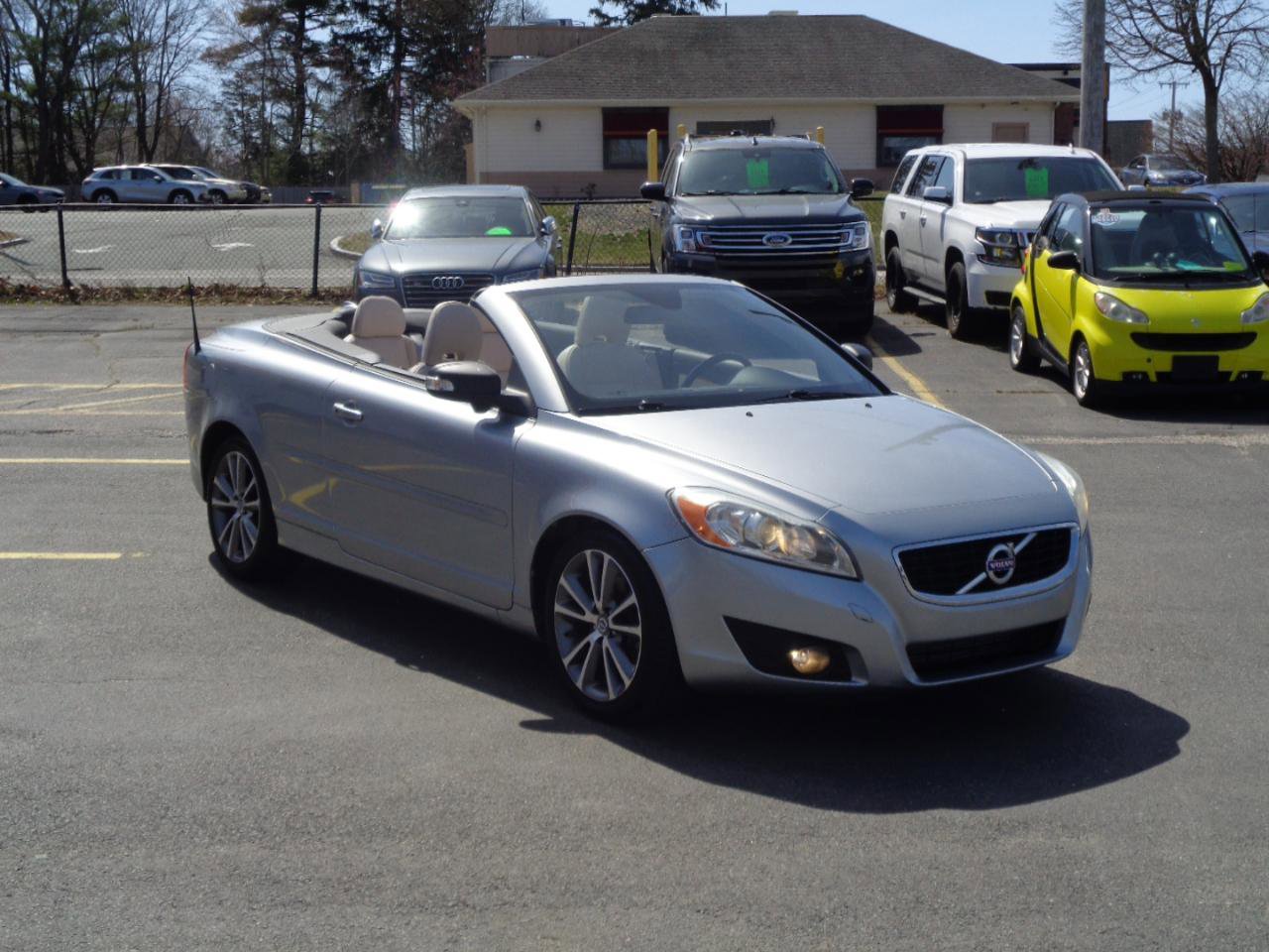 Used 2011 Volvo C70 T5 w/ Convenience Pkg FWD image 6